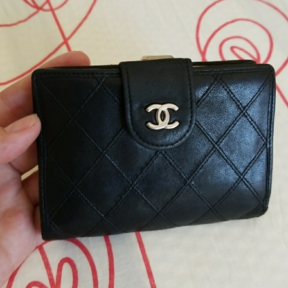CHANEL Lambskin wallet